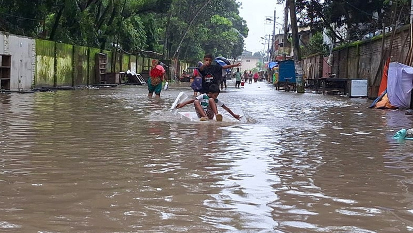 দক্ষিণাঞ্চলের সব নদীর পানি বিপৎসীমার ওপরে, লোকালয়ে জলাবদ্ধতা