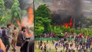উত্তরায় ‘প্রশিক্ষণ বিমান’ বিধ্বস্ত, নিহত ১, দগ্ধ ৫০ জনের বেশি