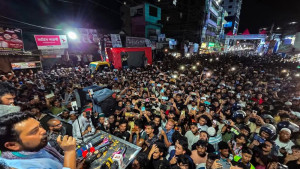 আমরা নতুন সরকার পেয়েছি, নতুন দেশ এখনও পাইনি: নাহিদ ইসলাম