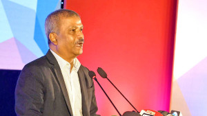 আপনারা কি ওষুধ কোম্পানির দালাল, ডাক্তারদের প্রশ্ন করলেন আসিফ নজরুল